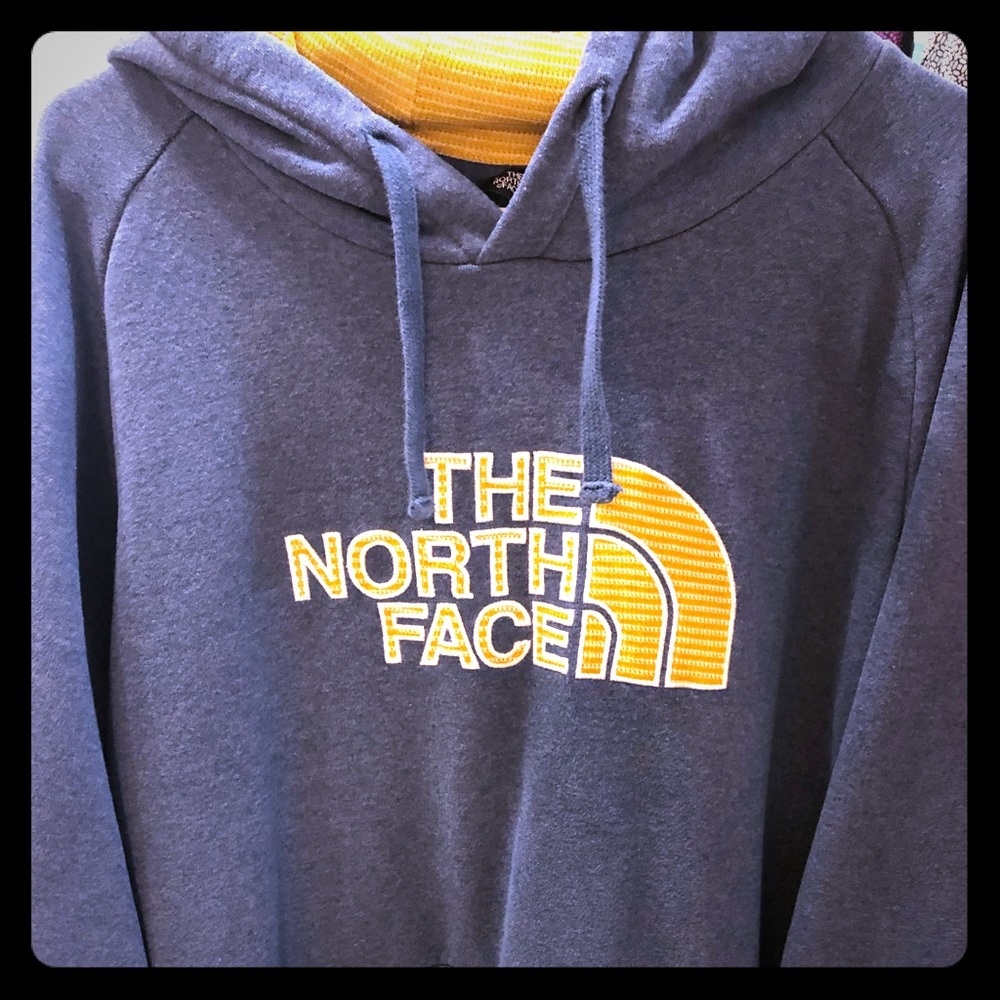 The North Face XXL Men’s Blue Sweatshirt